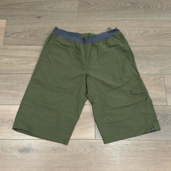 SALOMON Olive Green Pull-On Waist Lightweight Cargo‎ Outdoor Hiking Shorts Sz XL - Picture 1 of 12
